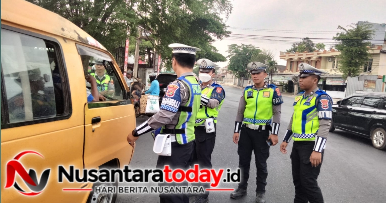 Polres Lampung Utara dan Organda Bagikan 200 Paket Sembako untuk Sopir Angkot 6 IMG 20261016 120746