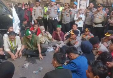 Kedepankan Pendekatan Humanis, Kapolda Sumsel Temui Massa Aksi Cipayung Plus Palembang