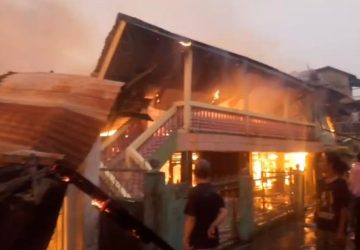 Musibah Kebakaran di 8 Ulu Palembang Hanguskan 10 Rumah Menjelang Magrib 8 Musibah Kebakaran di 8 Ulu Palembang Hanguskan 10 Rumah Menjelang Magrib